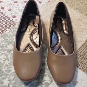 Flat shoes